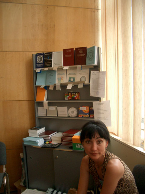 Виктория Чулкова за продажей книг Санкт-Петербургской Астрологической Академии